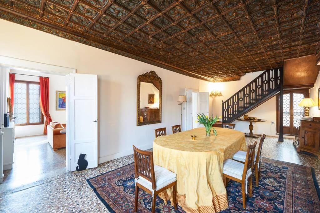 Ca' Fenice, Charming Apartment In San Marco, Sleep 7 Veneza Exterior foto