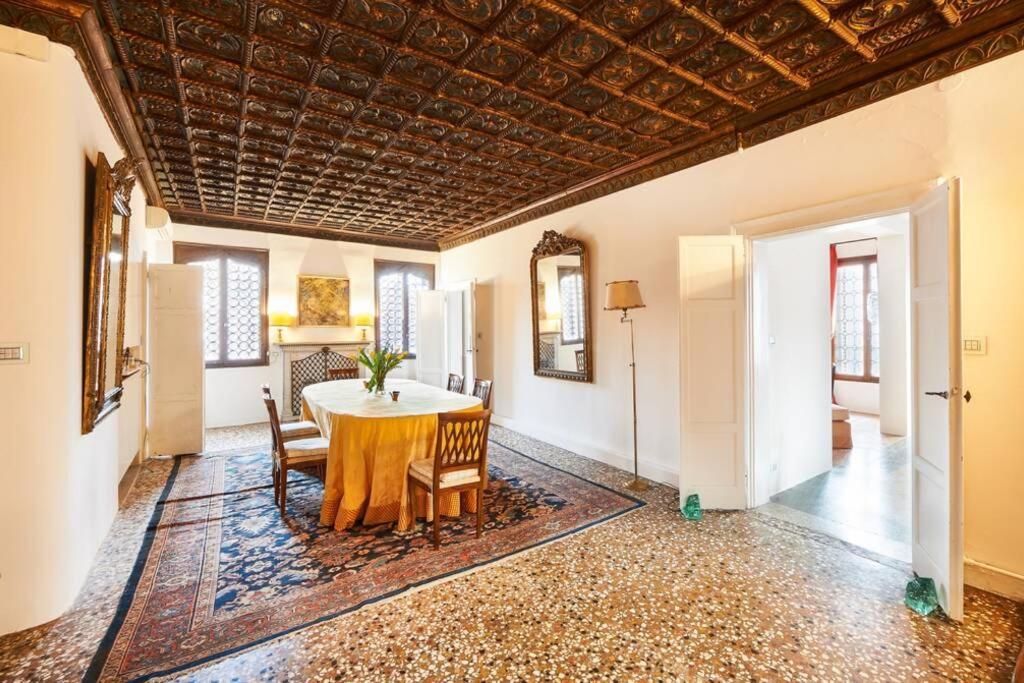 Ca' Fenice, Charming Apartment In San Marco, Sleep 7 Veneza Exterior foto